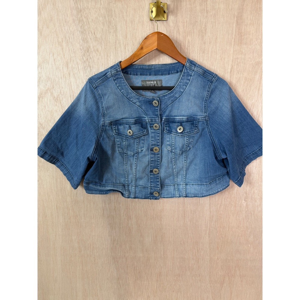 Torrid Feel The Fit Denim Jacket Women 1 Blue Short Sleeve Cropped Button Down
